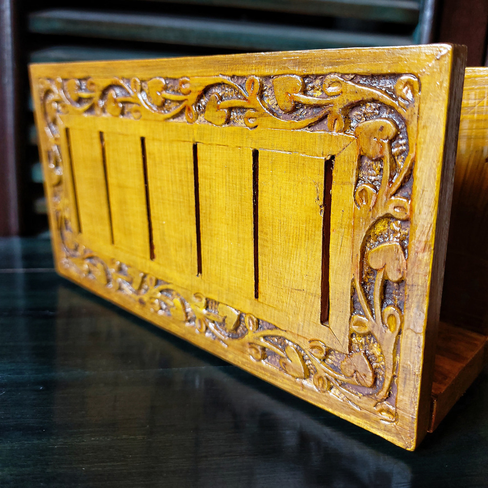 Affordable wooden tissue holder